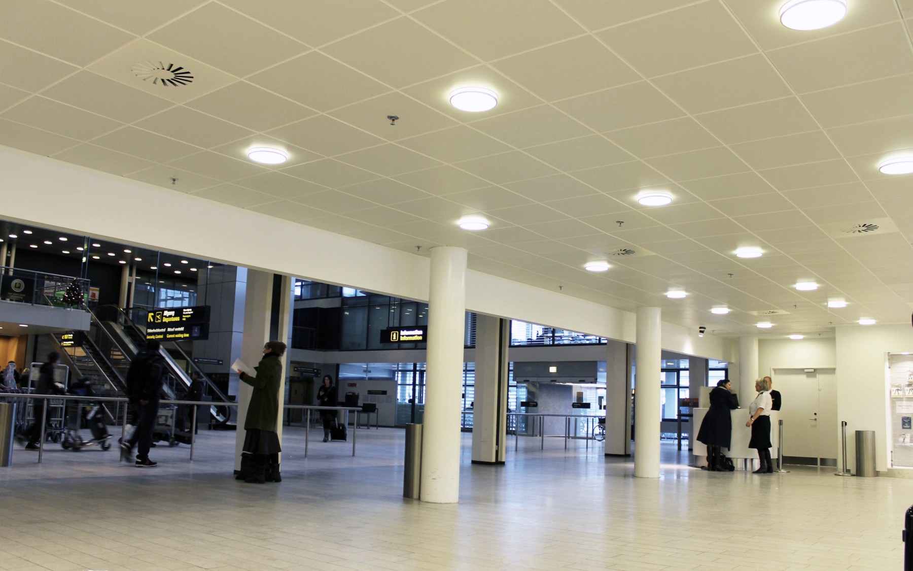 Copenhagen Airport - DAMPA Clip-in bevelled edge
