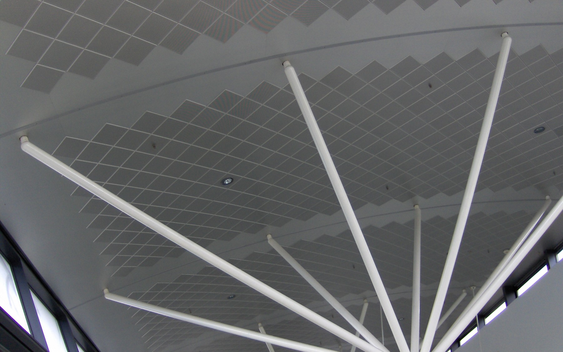 Copenhagen airport - Clip-in bevelled edge